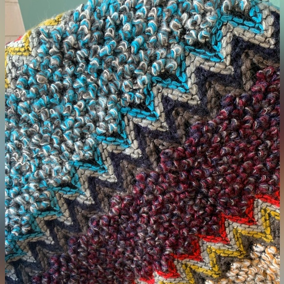 Boho Zigzag Chevron Patterned Poncho - Picture 2 of 3